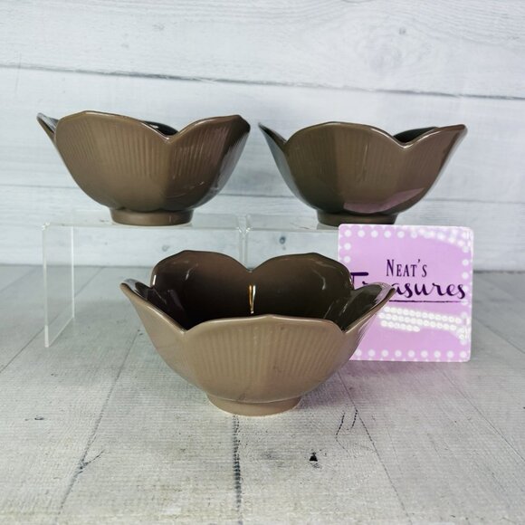 Pier 1 LOTUS BROWN Scalloped Embossed No Trim Ceramic 6" All Purpose Bowl Set 3 - Picture 1 of 16